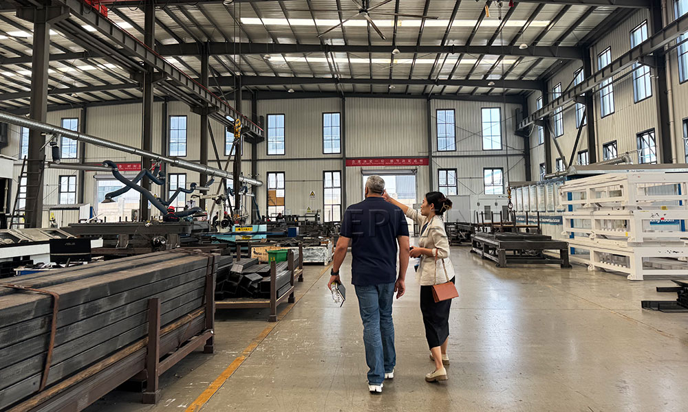 ElephantCnc's tweet image. 🇰🇼✨ We were delighted to host our Kuwaiti customer at the Blue Elephant factory! 🏭💙

☎Contact information:
elephant-cnc.com 
Whatsapp/mobile: +86-15064026772
#edgebandingmachine #bridgesawmachine #cncsaw #saw #sawblade #engraving #cncrouter