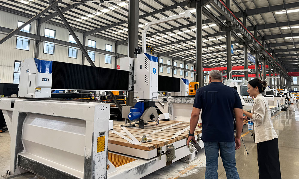 ElephantCnc's tweet image. 🇰🇼✨ We were delighted to host our Kuwaiti customer at the Blue Elephant factory! 🏭💙

☎Contact information:
elephant-cnc.com 
Whatsapp/mobile: +86-15064026772
#edgebandingmachine #bridgesawmachine #cncsaw #saw #sawblade #engraving #cncrouter