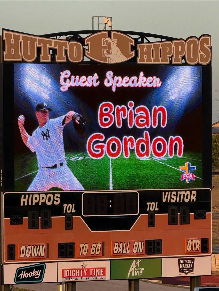 coachwrong's tweet photo. Thankful for our sweet friend Brian for boldly sharing his testimony at Fields of Faith tonight! God used your story to move hearts and change lives. 🧡 #FieldsofFaith #hipponation https://t.co/WXhVdSnHZJ