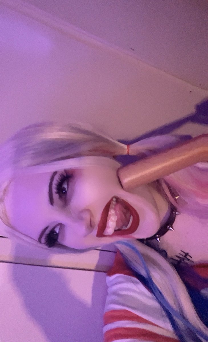itsjustiara69's tweet photo. Haloween week 1 - Harley Quinn 💜
#HarleyQuinn #twitch #smallstreamer #twitchstreamer #gamergirl #cosplay #gothgirl #gamergirl #haloween https://t.co/uzeUVaXmqQ