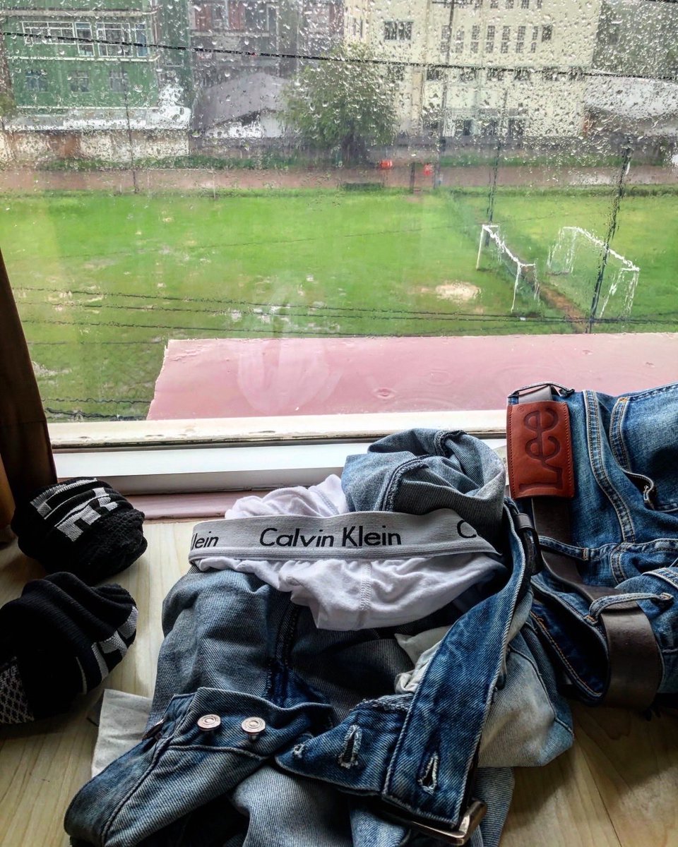 เปียกอีกแล้ววันนี้ เปียกยันไข่ นอนแก้ผ้าพึ่งล้มบนที่นอน รักหลับผมได้นะ 555 
IG: wachrin666 instagram.com/wachrin666?igs…