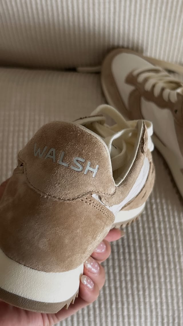 Autumn tones on my feet 🍂
Soft beige and cream — warm, calm, and ready for cozy days ahead.☕
💛 normanwalsh.com/collections/al…
#NormanWalsh #FallVibes #AutumnMood #OOTD #SneakerStyle #MinimalAesthetic