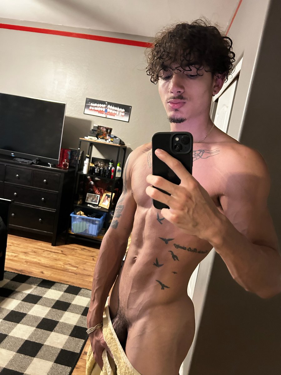 towel might slip any sec 😏