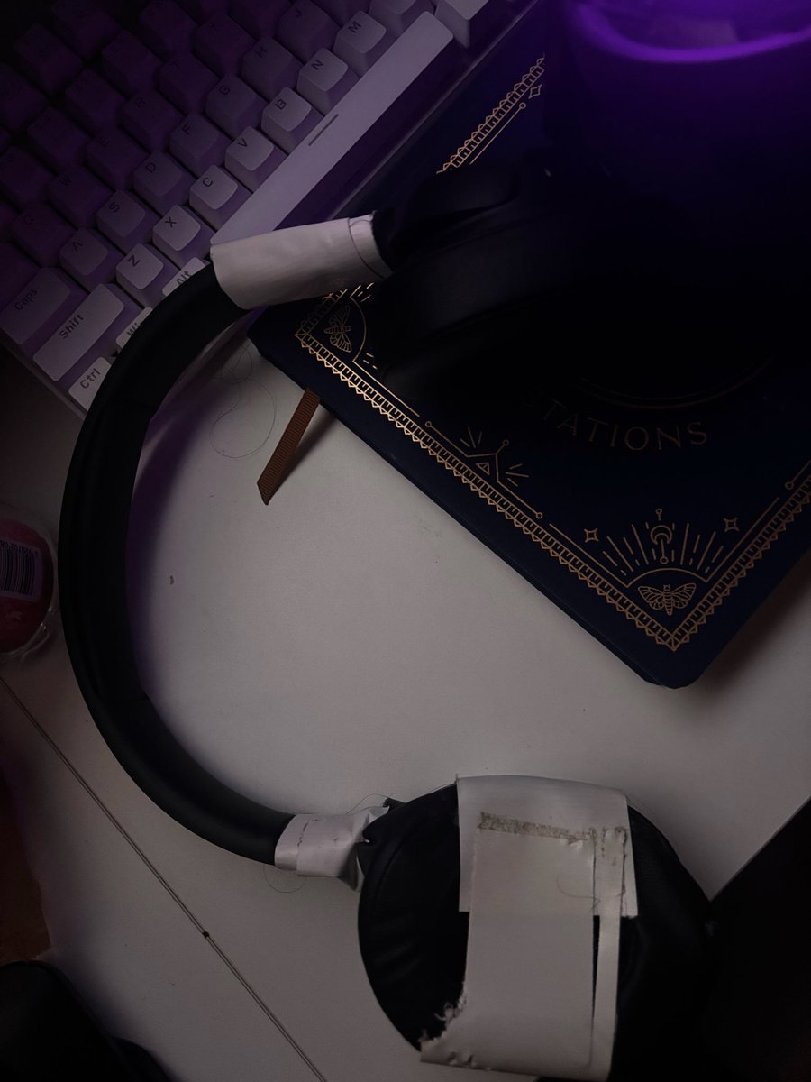 When your pookie bullies you into buying new headphones cuz your old ones look like..