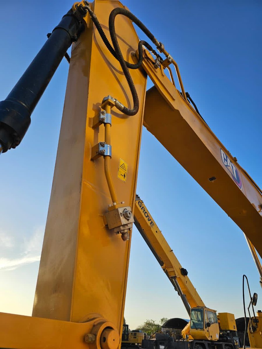 upartsd's tweet photo. Excavadora Caterpillar 

🔸Modelo 320Gx
🔸Año 2021
🔸Motor: CAT C4.4
🔸Potencia 147 hp
🔸Peso Operativo 20.5 T
🔸Altura de elevación 5.7 mts
🔸Capacidad de 390 Litros https://t.co/fNcfElqzEI
