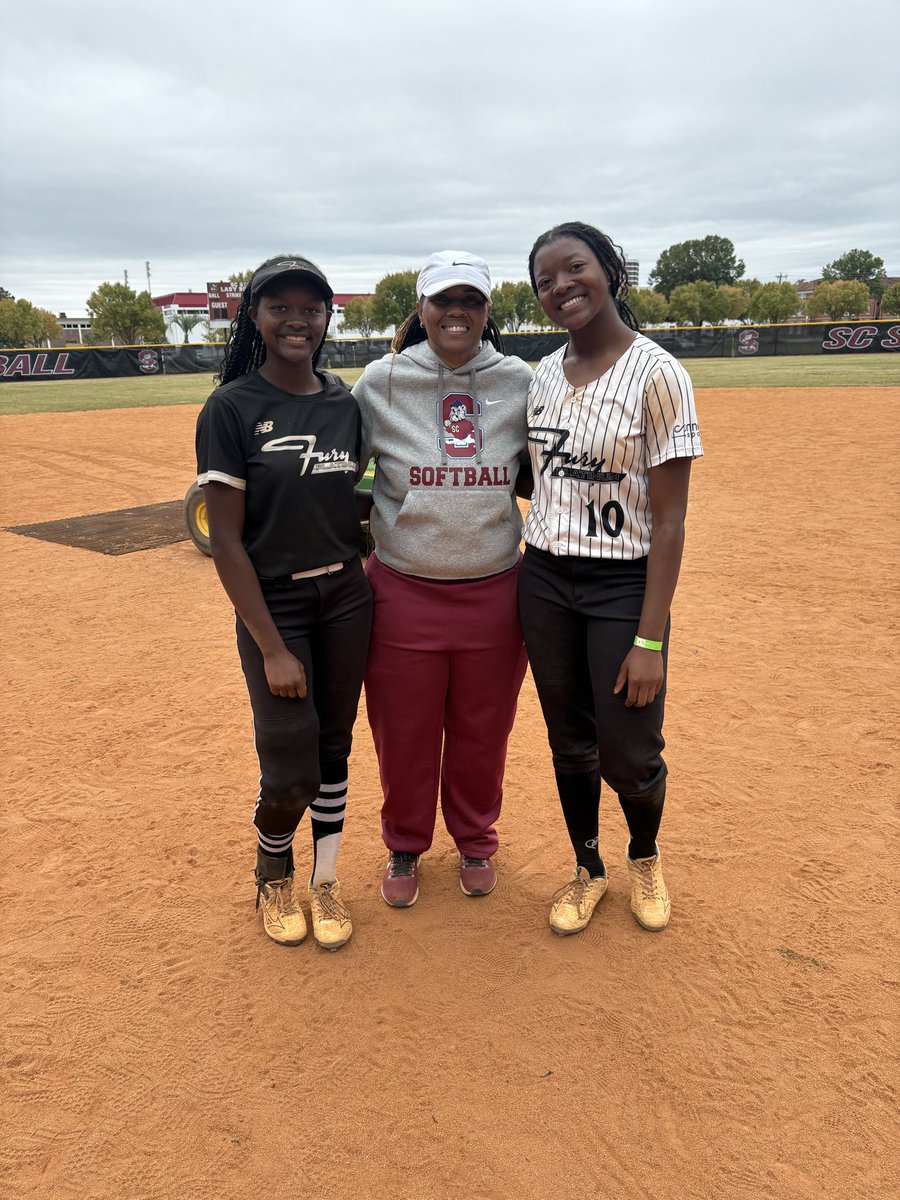 DeAndreaLowther's tweet photo. Had an amazing camp experience at @scstatesb yesterday! So grateful for Coach Hall and Coach @Rikkelle__ . Learned so many new techniques and strategies to elevate my game. Left with a ton of knowledge and I can’t wait to apply them on the field! Go Dogs! 🥎💙
#LevelUp #Softball https://t.co/3OPG7qjKi6