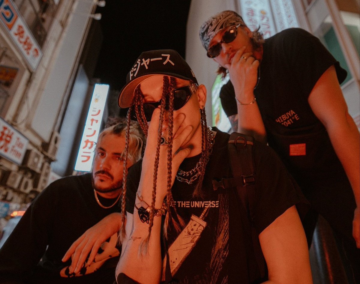 venus ★ tweet media