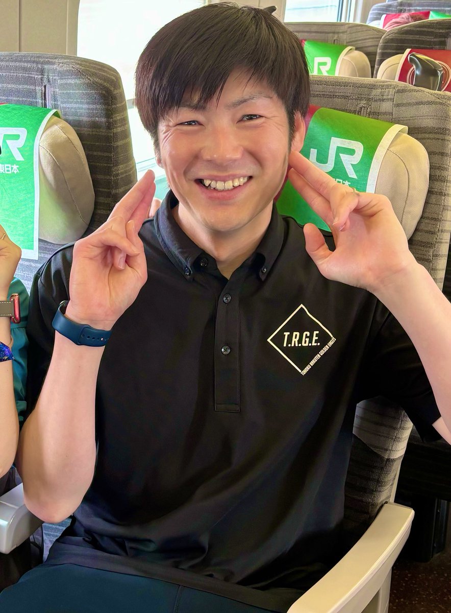 goji_datuji's tweet image. 塩見、投手コーチおめでとう
嬉しいな〜

元々現役時代も二軍で若手にコーチみたいなことしてたもんね！

投手コーチのポジションはどこかなぁ

最初は2軍かな？
実績積んで1軍ブルペンコーチになってくれーー(不純な動機

可愛すぎる塩見置いておきます🩷