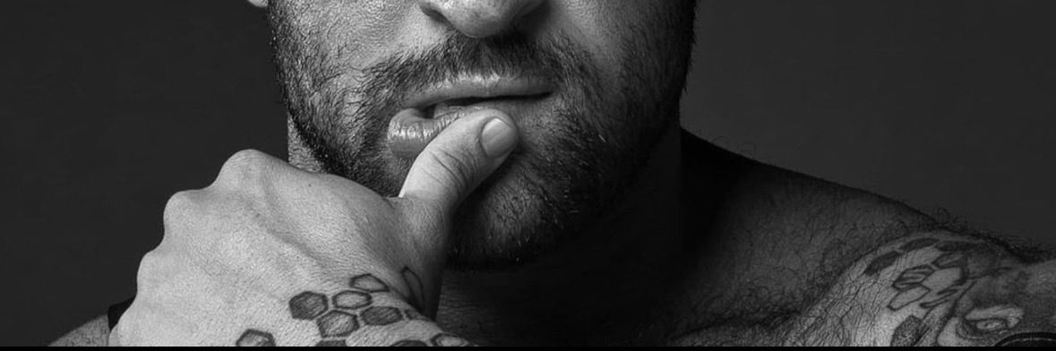 arielmelos's tweet photo. 🔥Instagram: @arielmelos 
🎁 Outras redes: https://t.co/epCYF0xac5

#bsb #aguasclaras #hunkyguy  #brazilianhunk  #latinhunk  #malehunk  #hairystyle   #hairypubes    #malemasculinity  #hairymale   #smartfit #bluefit #hairysyle #hairymuscle #hairychest https://t.co/3wvxOsfy68