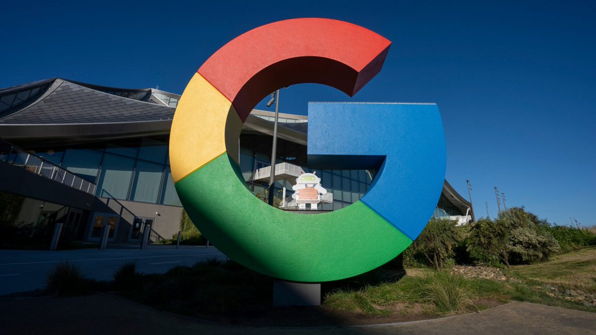 yogiliman's tweet image. 🚀 Have you heard? Google’s Quantum Echoes runs 13,000× faster than supercomputers! 🤯 What could this mean for the future of technology and problem-solving? Dive into the details and share your thoughts! Read more here: ift.tt/vJO21us #QuantumComputing #TechTrends #In…