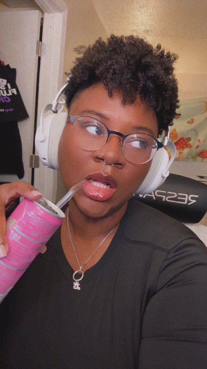 live in The Lounge 💋

twitch.tv/londy