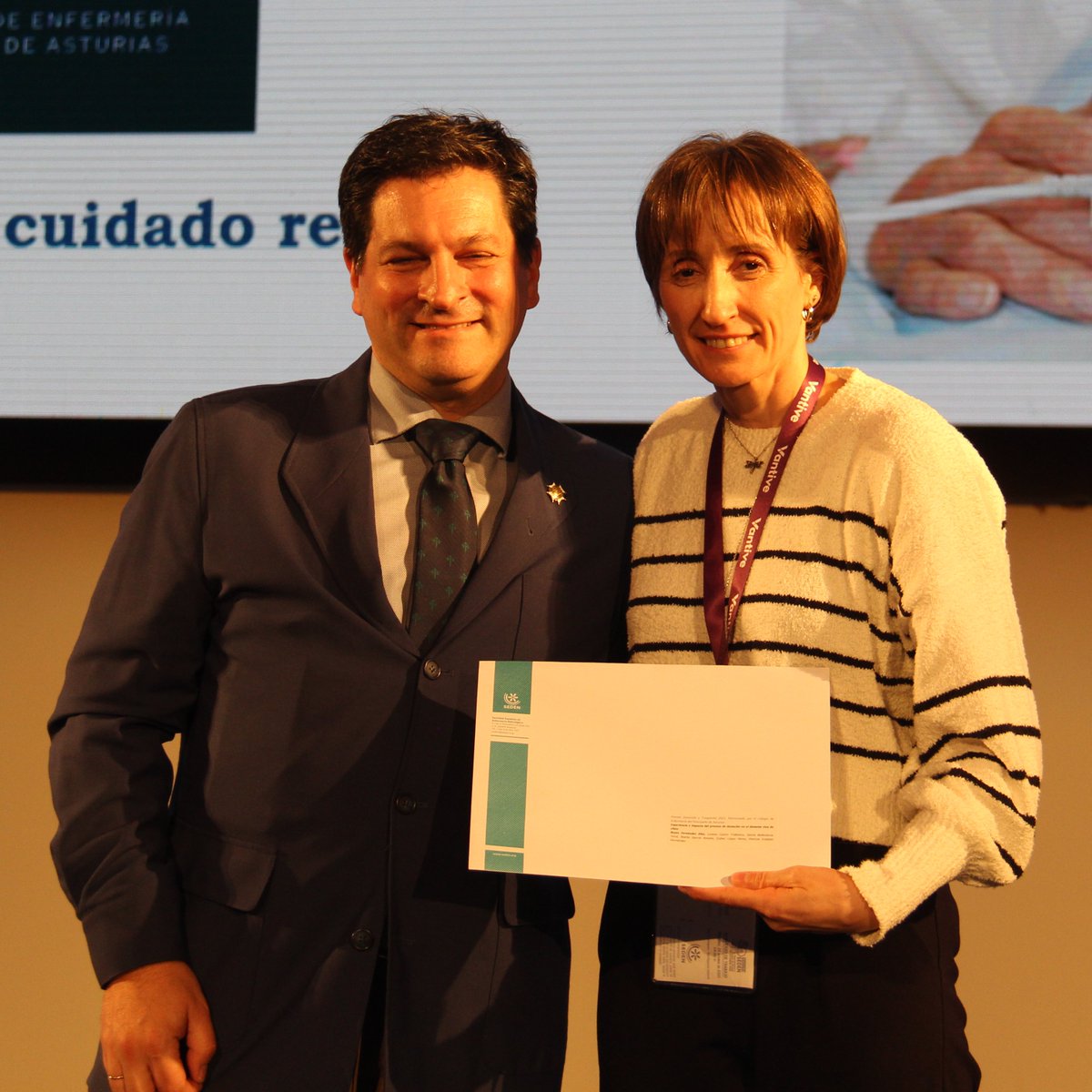 SEDENenfermeria's tweet photo. #SEDEN2025 | 👩‍⚕️👨‍⚕️

Premio Donación y Trasplante 2025. Patrocinado por @CODEPAsturias 

👩‍⚕️ Recoge: Reyes Fernández Díaz, del 🏥 Hospital Universitario de Cabueñes
🏆 Entrega: Esteban Gómez Suárez, Presidente de @CODEPAsturias https://t.co/SIPXOdJIw4