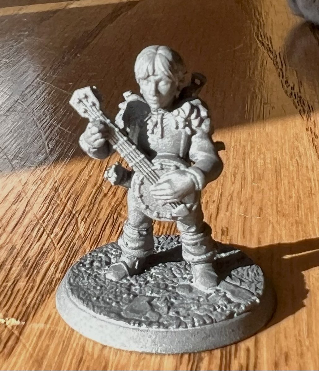 midsummerlass's tweet image. i think painting d&amp;amp;d mini figures is my &amp;amp; @deborahruthhh’s new favorite hobby👀