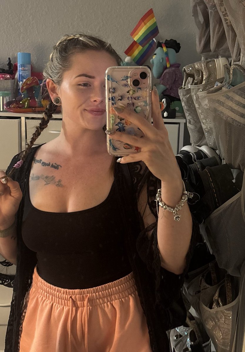 Rosiedemi ♡ tweet media