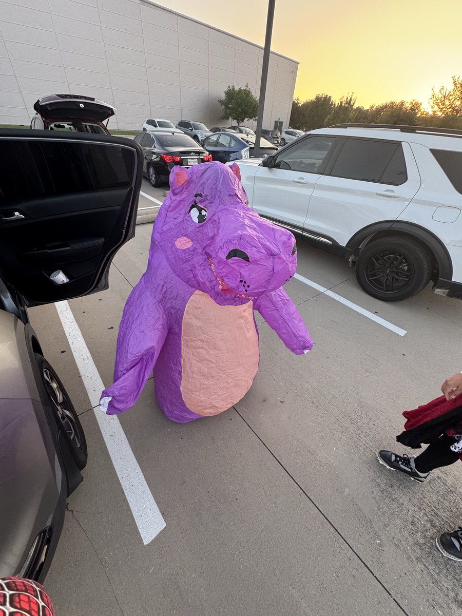 Meagan Robles tweet media