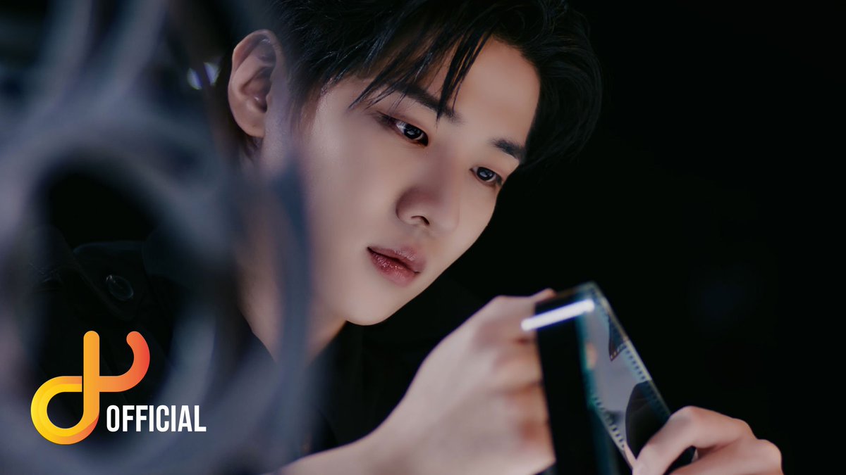 [🎬] DKZ 3rd Mini Album [TASTY] 

🎞 'Replay My Anthem' MV
📍 youtu.be/FR7Jb7q3hiQ

🎶 2025.10.31 18:00 (KST)

#DKZ #디케이지
#TASTY #테이스티
#ReplayMyAnthem