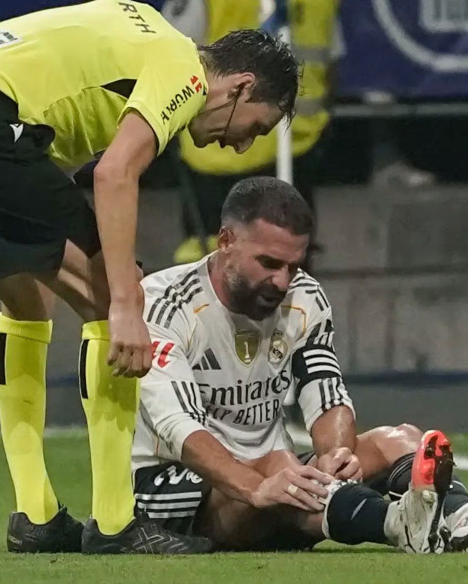 iSportsAPI's tweet image. Dani Carvajal has been diagnosed with a loose joint in his right knee and will undergo keyhole surgery.

Reports suggested the Spanish right-back could miss between six and 10 weeks.

#ElClasico #RealMadrid #HalaMadrid #LaLiga