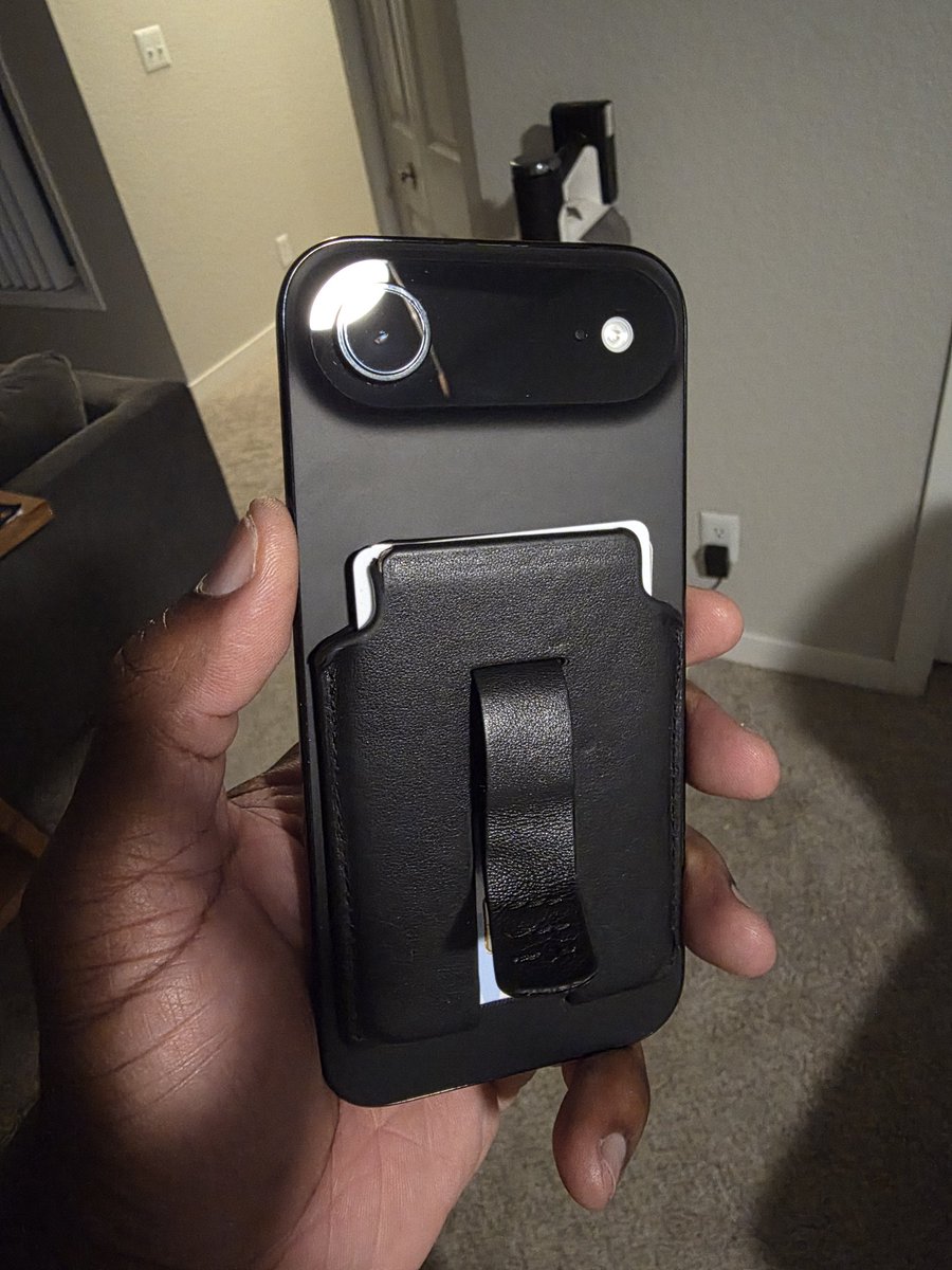 WayneTrain02's tweet photo. For the first time EVER..... I been using my iPhone with BUCKNAKED magsafe.... And it feels AMAZING! 🤣 #iPhoneair #bestphone https://t.co/jX9J7n08v4