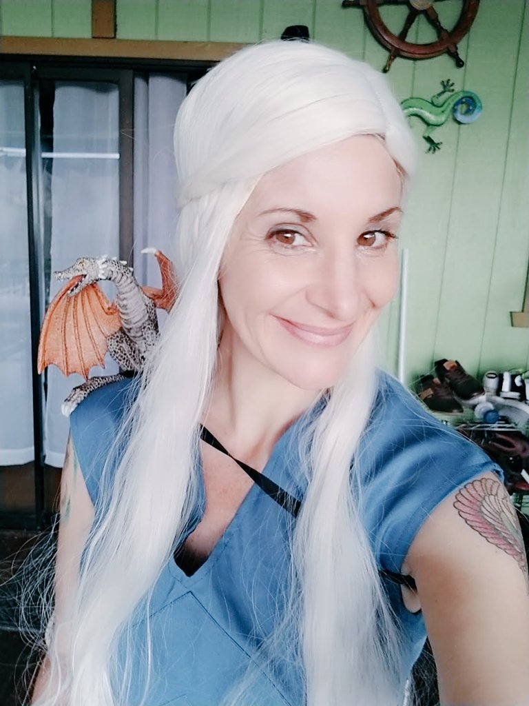 gesserit8081266's tweet image. My halloween costume 💙Daenerys Targaryen "Khaleesi" #GameOfThrones #Halloween2025