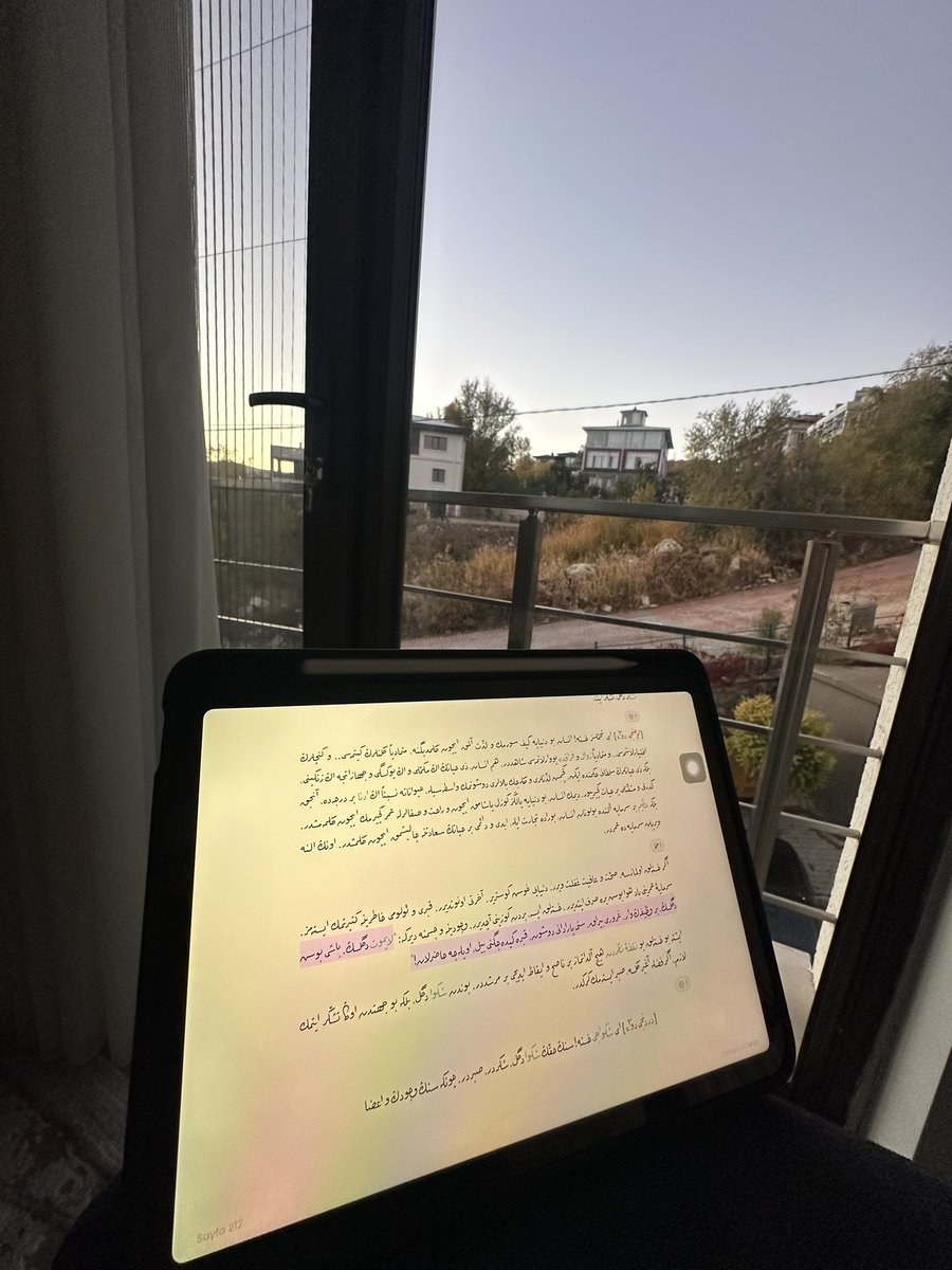 “Lâyemût değilsin! Başıboş değilsin. Bir vazîfen var. Gururu bırak. Seni yaratanı düşün. Kabre gireceğini bil, öylece hazırlan..”