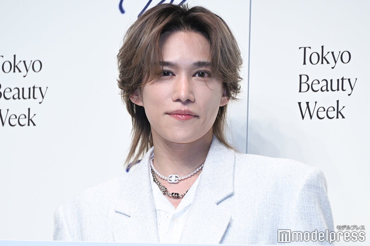 modelpress's tweet image. ／
キスマイ千賀健永「Tokyo Beauty Week」
スペシャルパートナー就任🩵
＼

化粧水持参していた小学生時代明かす
「ランドセルの横に」

🔻写真・詳細
mdpr.jp/news/4670100

#KisMyFt2 #千賀健永