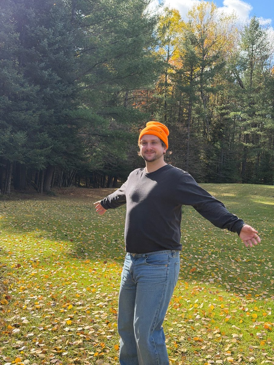 A bear cub in the woods 🐻