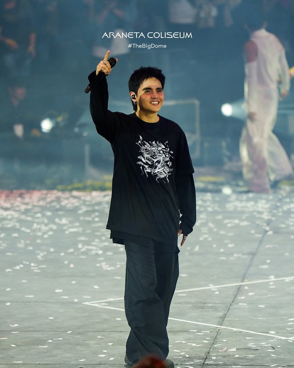 arabianwolfuae's tweet image. Some shots of @imszmc during Fast Zone 💜 Ready na kami sa solo con mo ❤️‍🔥

Credits to the owners 
#FastZone #SB19
#SB19_PABLO