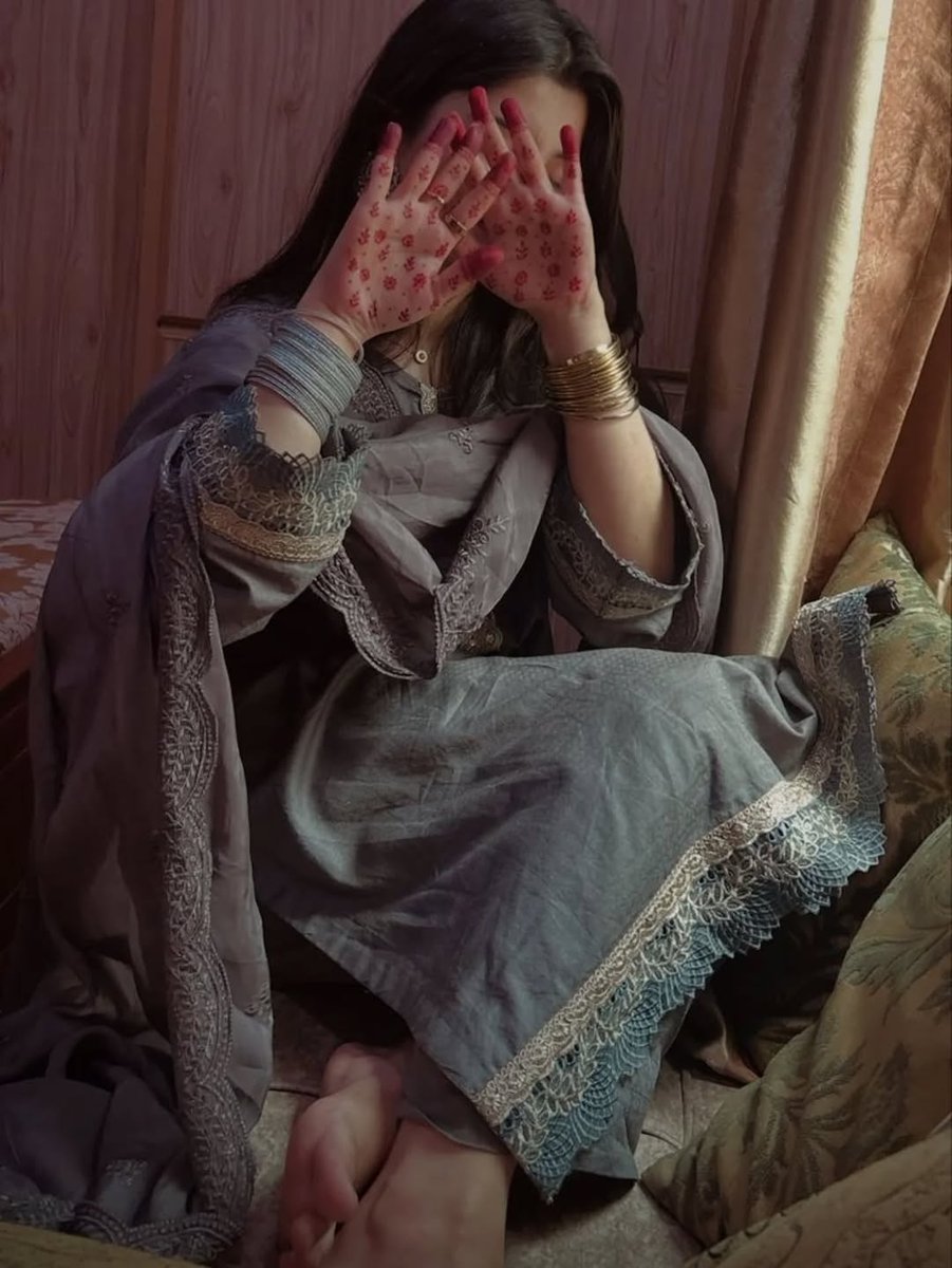 आपकों पैसे और मेरे में से एक को चुनना है आप किसे चुनेंगे....????😋