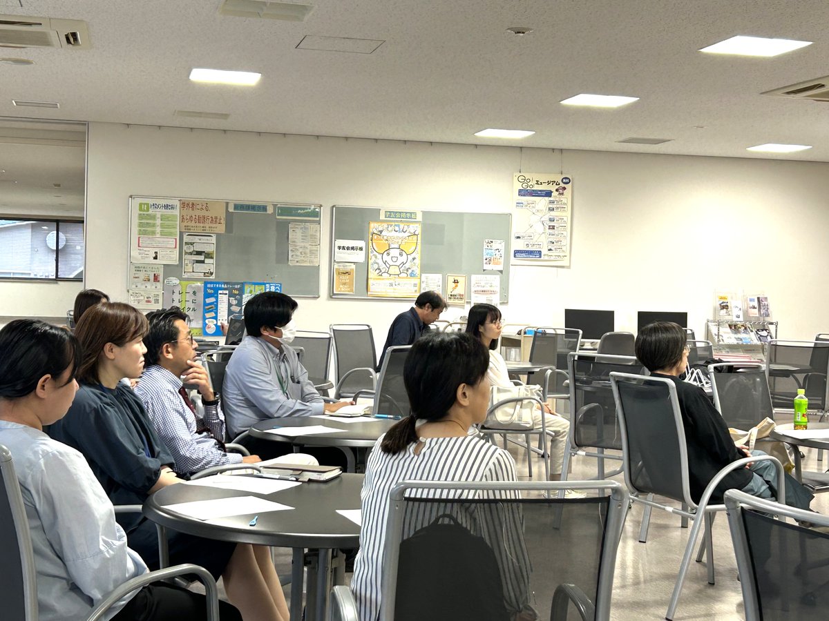 【図書館】図書館学生ボランティア「福books」主催によるビブリオバトルを開催しました。学生、教職員、地域の方、書店の方など、多くの人に参加していただき、あたたかな雰囲気に包まれたビブリオバトルとなりました。
詳しくはＨＰをご覧ください▼
fcu.ac.jp/lib/news/2025/…