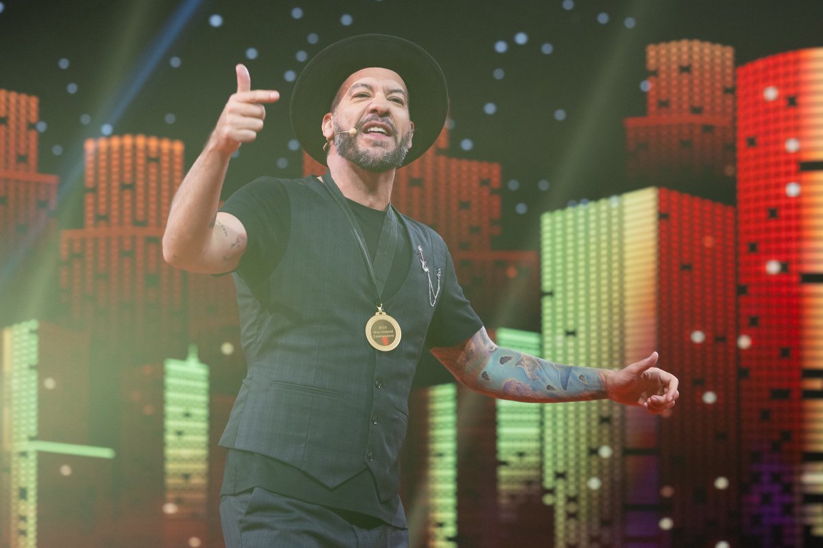 Gracias por acompañarnos en el inicio de esta onceava temporada y por hacerlo posible. 💫 #EmpezóLa11 
Nos vemos de lunes a viernes a las 7:30 pm por #El5 <a href="/faisirrito/">Faisy 🐺</a>