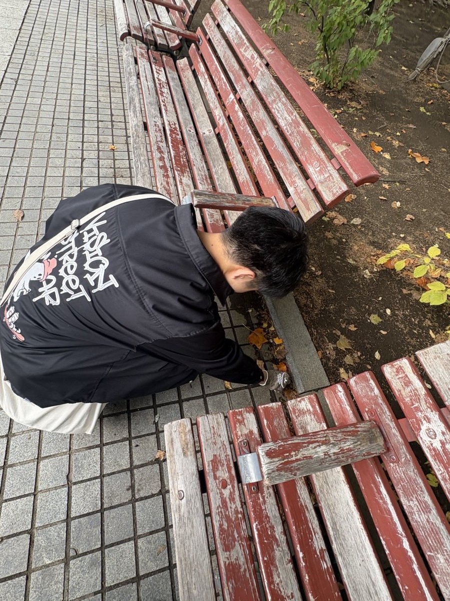 Coca_SIU's tweet photo. 10/25（土）に大通公園で行われた「Hokkaido 街のクリーンアップ大作戦！」に参加しました！

YOSAKOIソーラン祭りの会場でもある大通公園を街の皆さんと一緒に清掃してきました🗑

これからもボランティア活動に積極的に参加していきたいと思います😊😊 https://t.co/3a7bidQCR0