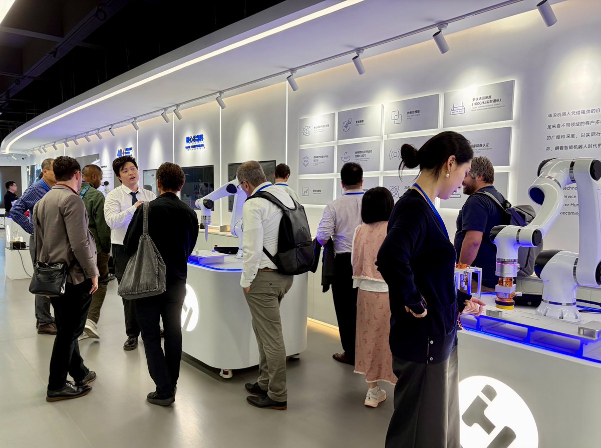 Hans_Robot_'s tweet image. Honored to be a stop on the #ChinaRoboticsTour!

Huayan Robotics enjoyed hosting the international delegation from @DoonInsights. Great discussions on the future of robotics and automation.

#CollaborativeRobots #Huayan #ChinaRoboticsTour #IndustrialAutomation #GlobalPartnership