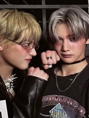 츄르줘                                  이미 20개 드셨잖아요...