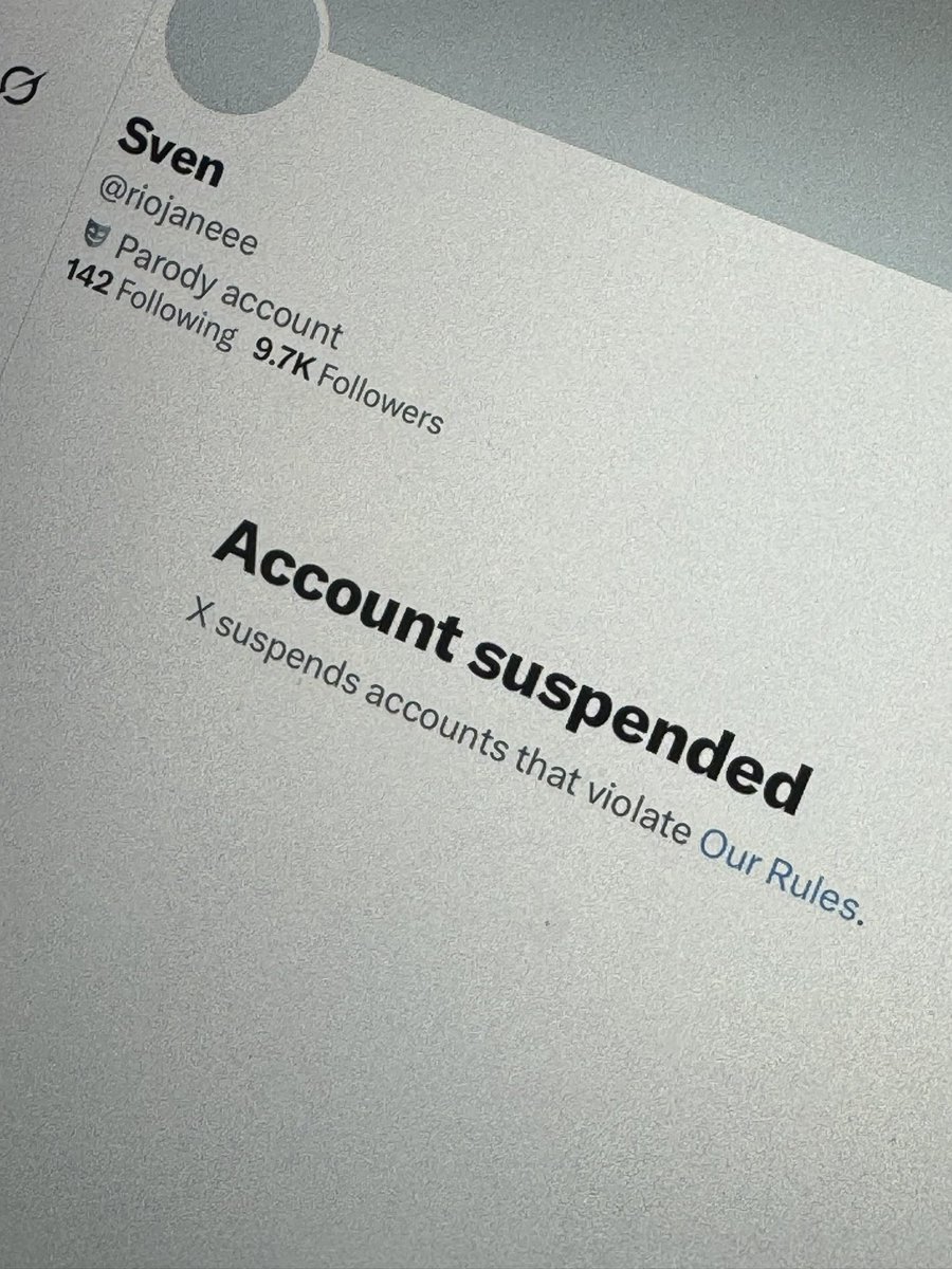riojaneeer's tweet photo. Contacting Melon Musty's team again to unsuspend my main account @riojaneee bc that sh1t is precious to me. I don't wanna admit it, but I still miss that account. 🙄 https://t.co/vdXtjNSvjd
