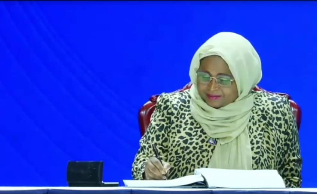 A Hanoî, la ministre Mariam Hamadou Ali signe pour Djibouti la Convention onusienne sur la cybercriminalité

Lire la suite :
adi.dj/index.php/site…
