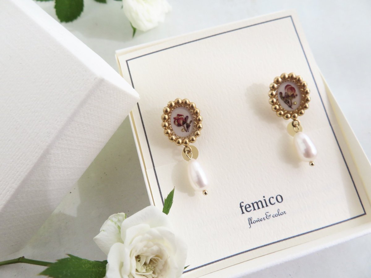 femico_ei's tweet photo. ギフトボックス付きの樹脂イヤリング入荷しました。
Creemaのみの取り扱いです！

ご自身へのご褒美やプレゼントにもおすすめです🎁
#ハンドメイド https://t.co/GmN9WgNv3B