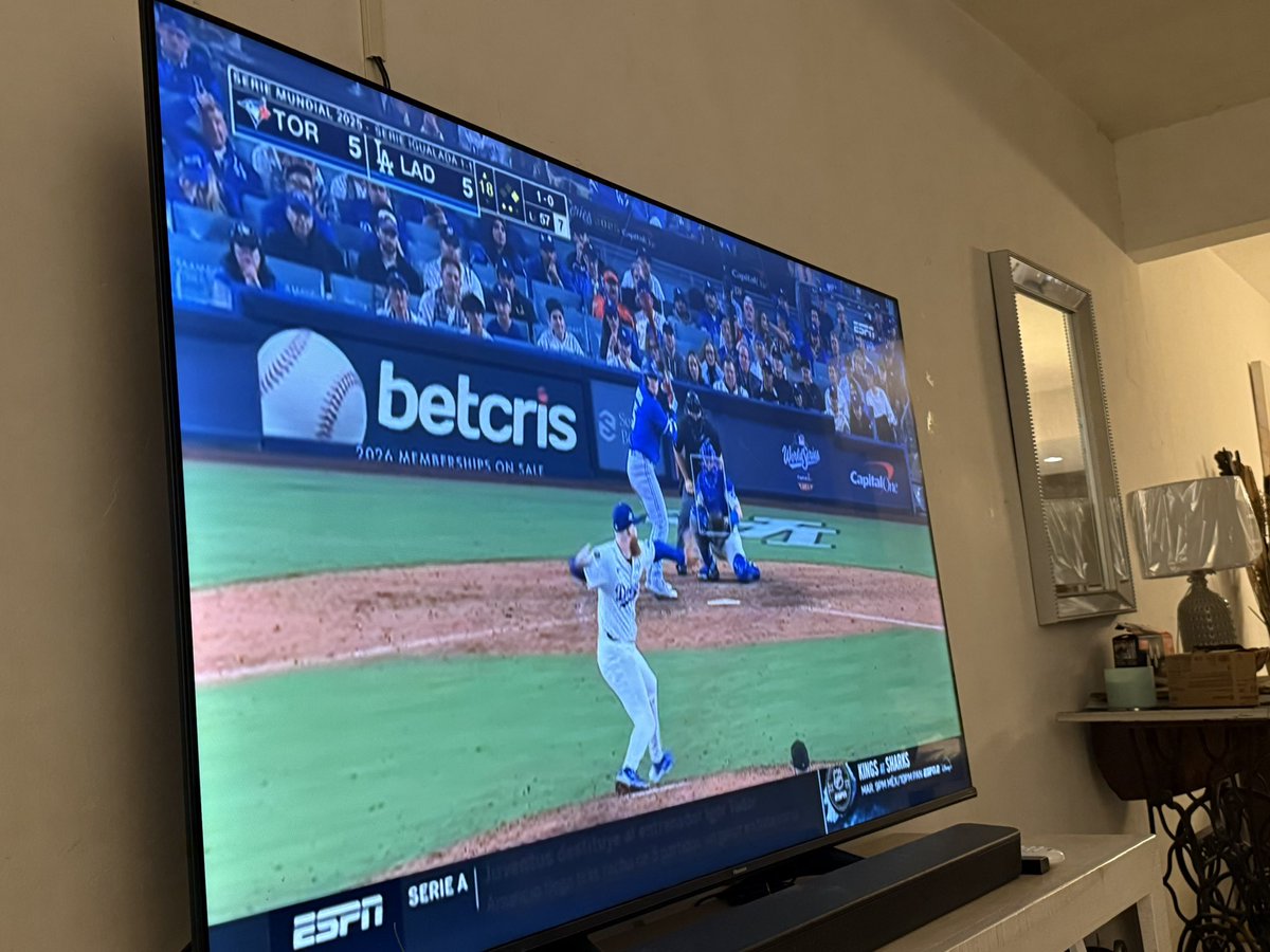 En mi CV voy a poner que vi toooodo el juego 3 de la serie mundial del 2025, si eso no demuestra mi sentido de compromiso, no se que más lo puede hacer.  
#WorldSeries #Dodgers #SerieMundial #Ohtani