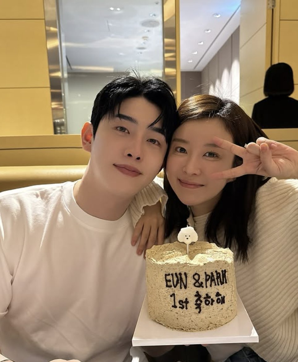 은가은·박현호, 결혼 6개월만 임신…"좋은 부모 되겠다" [전문] 
#박현호 #ParkHyunho #은가은 #EunGaeun 
#결혼 #부부 #임신 #6개월만 #iMBC연예 

28일 은가은은 자신의 SNS에 손편지를 남겨 "올해 4월 사랑하는 박현호 씨를 만나 결혼을 하고 너무나 많은 사랑과 축복을 받으며 행복해하고 있을 때