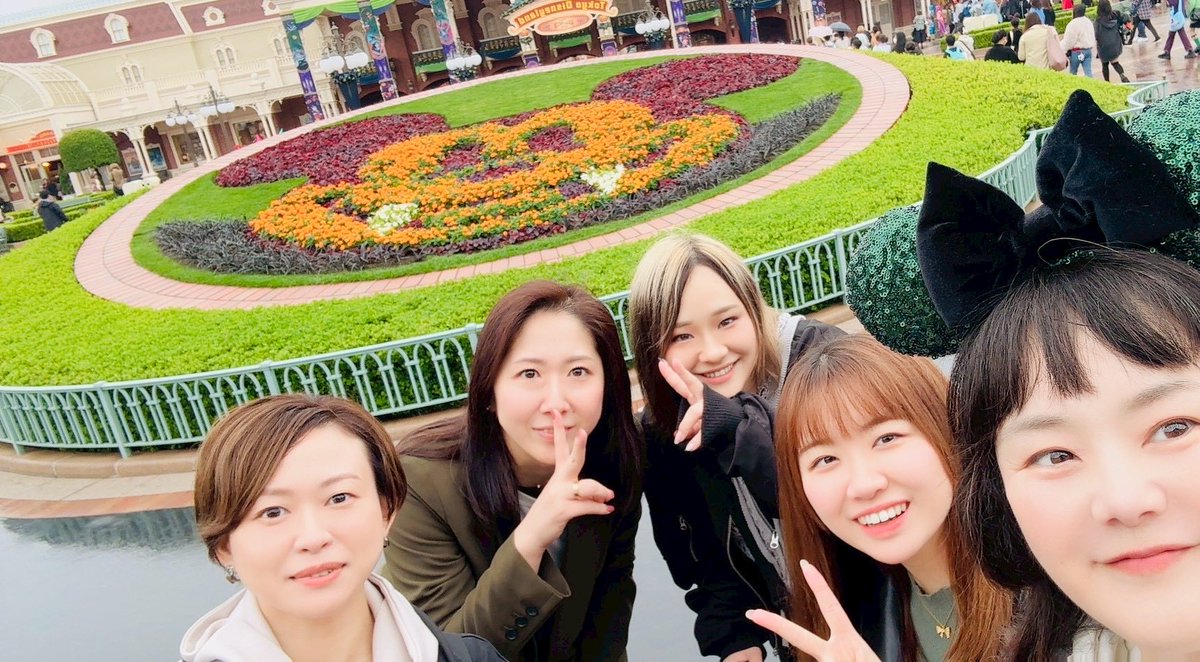 _okiyo_x's tweet photo. 毎年恒例のDハロ。
ツイステ勢の集まれる人で行くの会。

やはり楽しかったぁあぁ！

めちゃくちゃ久しぶりの投稿になっちゃった。

また来年も行くよぉ🤤！！ https://t.co/TqFbj5l2D4