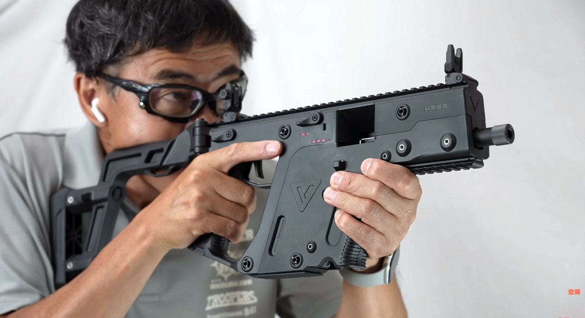 popularairsoft's tweet image. News: Mach Sakai: Krytac Kriss Vector Gas Blowback

Mach Sakai reviews the Krytac Kriss Vector Gas Blowback (GBB) airsoft rifle, detailing its unique design and specifications. 

Read on: popularairsoft.com/news/mach-saka… #airso