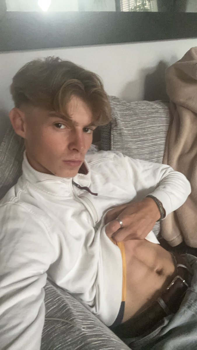 master_aj7's tweet image. ITS MY BIRTHDAY!!
master an is officially 21!!!
can we hit a £10k day like last year?
#findom