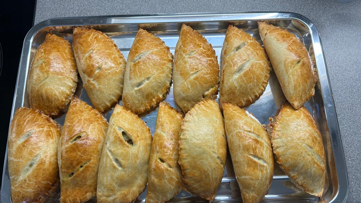 nutz_n_chops's tweet image. Good Morning fam❤️

When you don’t make plans for enjoyment, you will be surprised at what is taking your money😭😭

Want to treat yourself to some delicious youmminess?

Call/whatsapp-08039108947
📍Abule Egba,Lagos 

Smallchops prices-1500-42500 Naira

Ensure to preorder