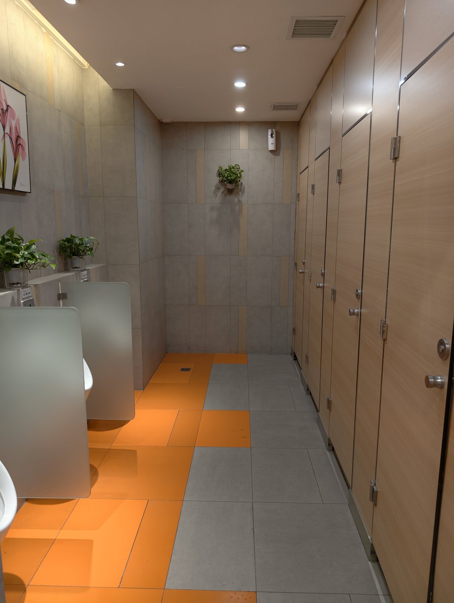 现在的宝龙广场好冷清，好适合约炮👀👀，有人吗？