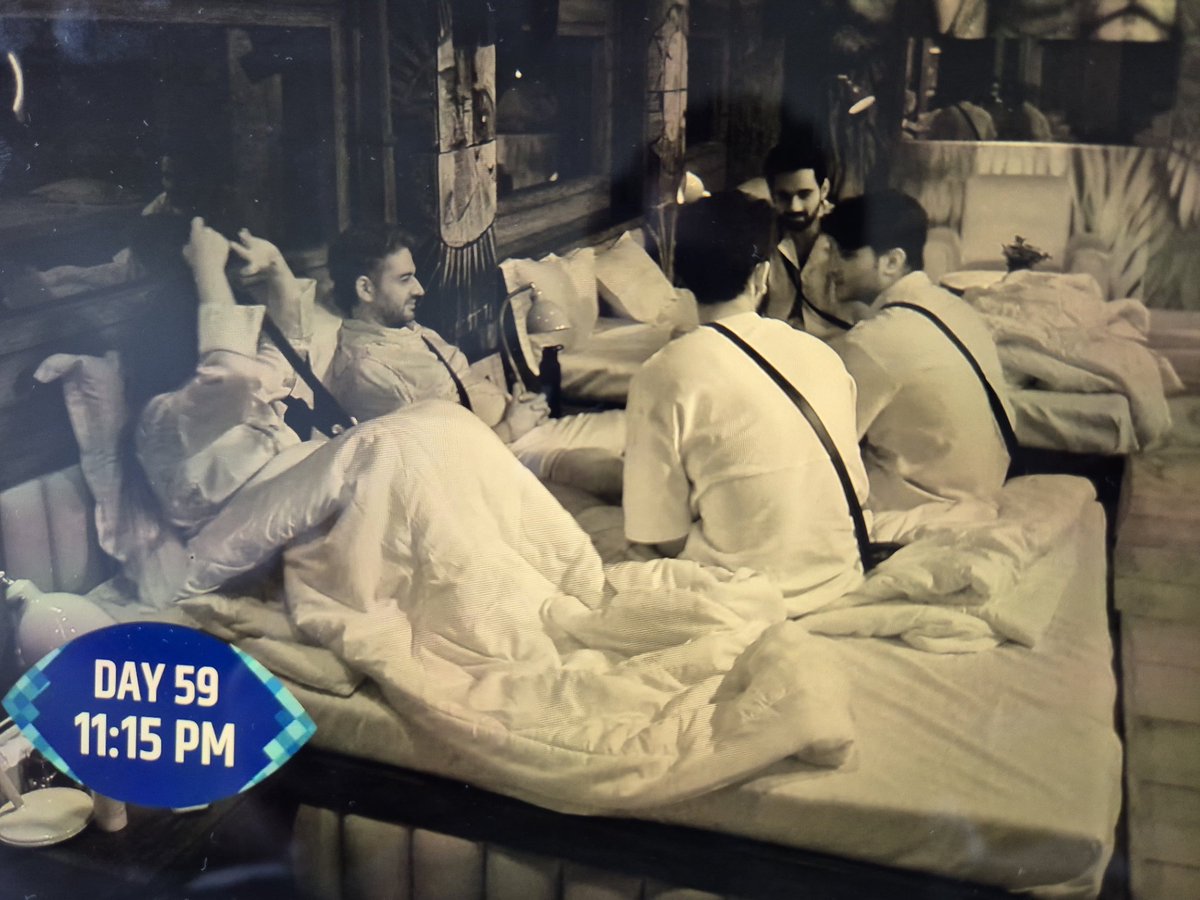 I felt like it did went overboard but later they made treaty and shook hand was really mature. Later the group were seating together and again having fun.
#AshnoorKaur #MridulTiwari #biggboss19 #biggboss #GauravKhanna #PranitMore𓃵 #AbhishekBajaj𓃵