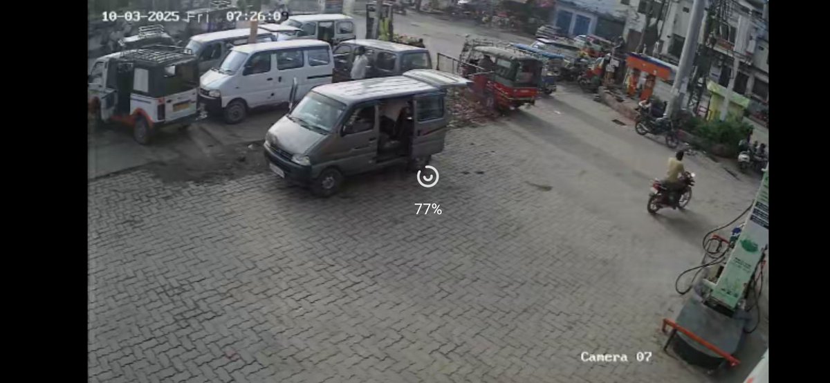 <a href="/CMOfficeUP/">CM Office, GoUP</a> <a href="/mathurapolice/">MATHURA POLICE</a> <a href="/uptrafficpolice/">UP Traffic Police</a> दिनांक 27-10-25 को ट्रैफिक विभाग को अवगत कराया गोवर्धन मैं डींग अड्डे पर अवैध तरीके से पेट्रोल पंप के आगे वाहन इको, मैजिक, टेम्पू संचालन किये जाते है l कोई सुनवाई नहीं की गयी है l कई बार सभी जगह शिकायत की जा चुकी है l संज्ञान लियाजाये