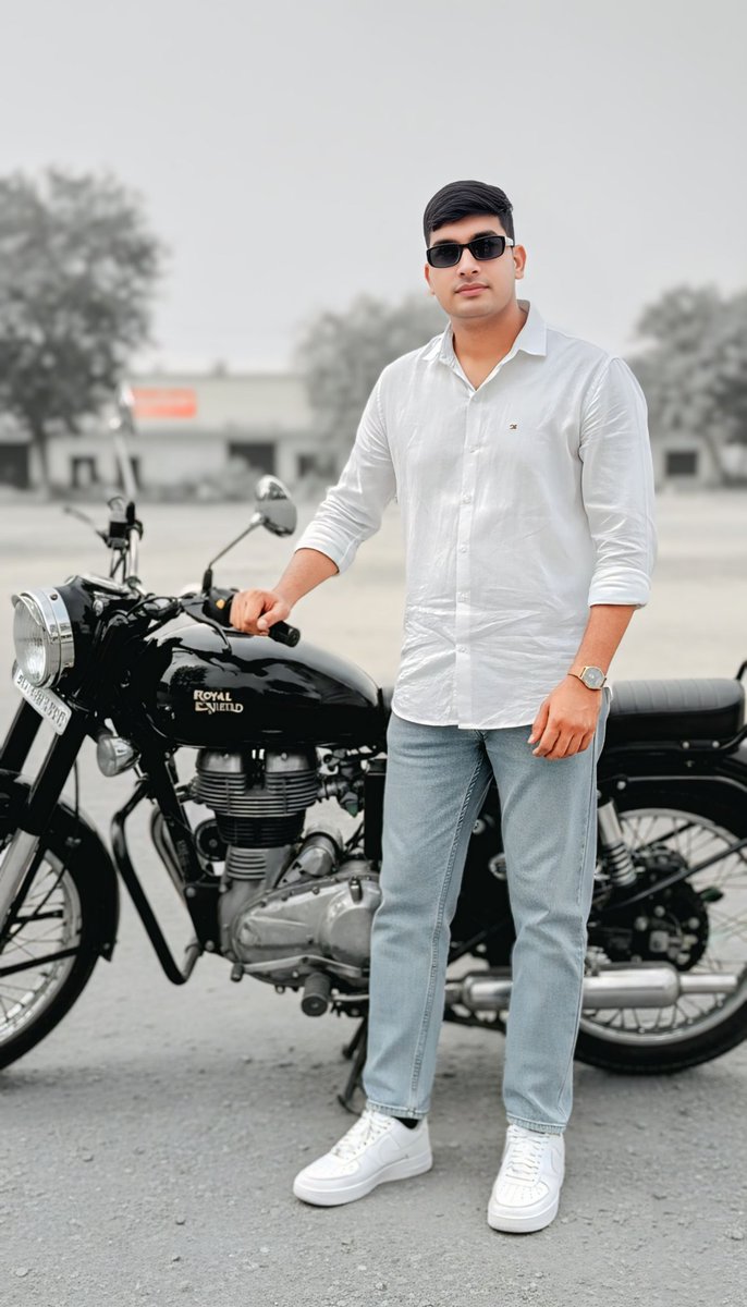 rameshkumarbais's tweet image. खाली जेब लेकर निकलो कभी,
वहम दूर हो जाएगा इज्जत कमाने में..!