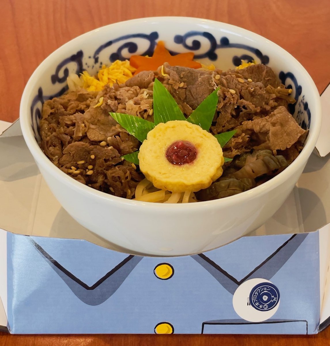 「ゲゲゲの鬼太郎丼」の第１３弾が発売されます‼️‼️

製造元のアベ鳥取堂（鳥取市）さんから連絡があり、新しい絵柄の「ゲゲゲの鬼太郎丼」が１１月１日から、JR鳥取駅や同社の通販サイトなどで販売されるそうです🥰
abetori.co.jp/category/item/…

従来通り有田焼の茶わんを使用🍚