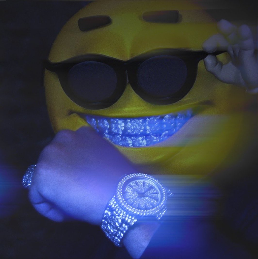 MemecoinHubz's tweet photo. I can't believe who's in my DM now, guess who?😂 1 Solana for the first person to get it correct. Drop your wallet below I might credit you all 🥶😎 https://t.co/2EtFLemgjr
