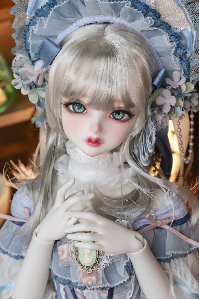DOLKSTATION's tweet photo. 【DOLK×Peak’s Woods】

10体限定で復刻中の
FOC Goldie - FORGET ME NOT ver. Limited はご覧になりましたか？
➡https://t.co/uW0PdQu3LZ

「真実の愛」という花言葉の勿忘草と人気ドールFOC Goldieが融合・再構築。高潔で清廉な少女をぜひお見逃しなく。

抽選受付は11月3日(月・祝)まで。 https://t.co/9k7DHARqdb