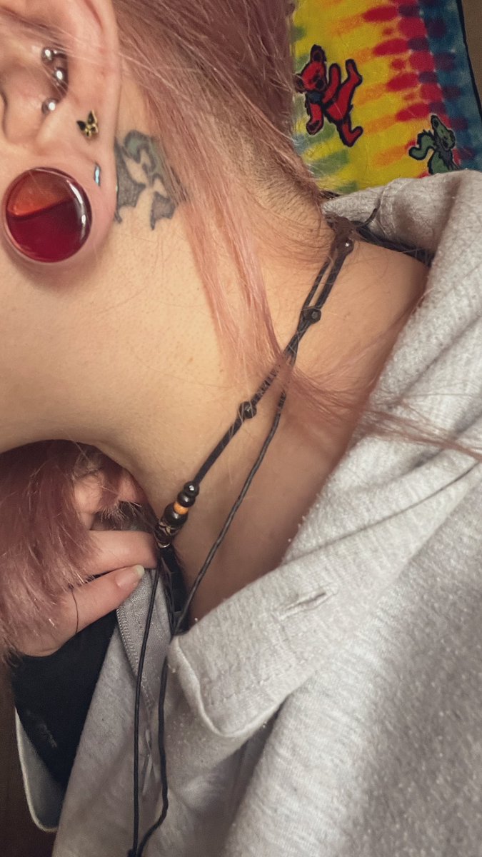 ゾンビ（女の子）ピアス ぴのちゃん13(膝柱) on X